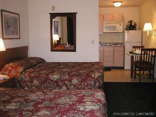 Intown Suites Extended Stay Charlotte Nc -East Independence Room photo